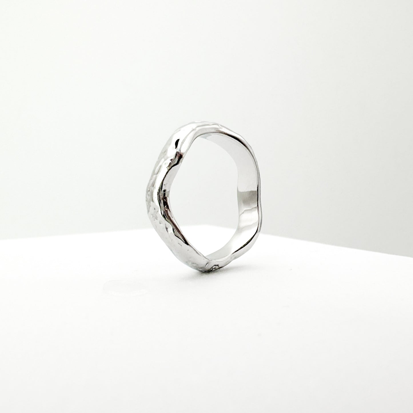 Inez Wave Textured White Gold Ring S Rings Razzle and Rose