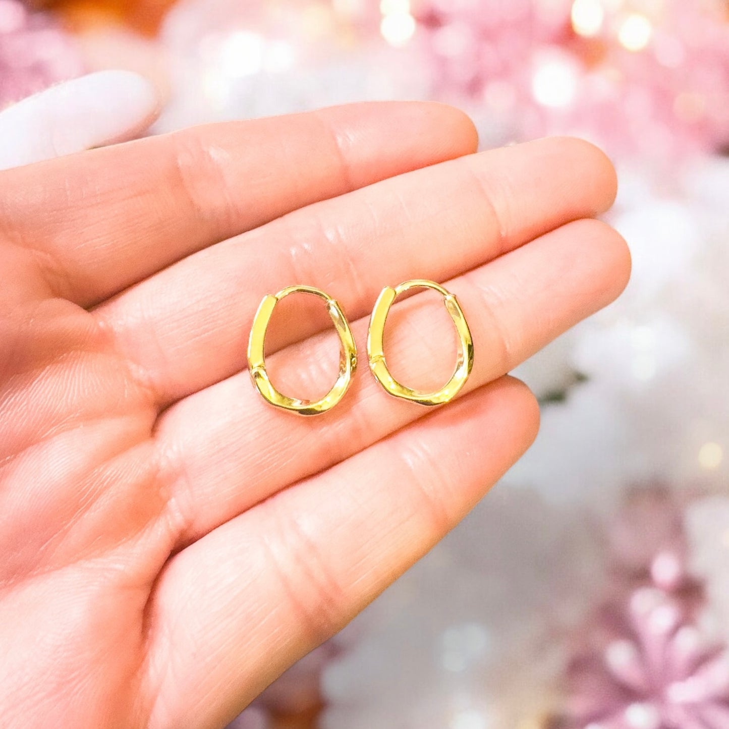 Sarah Twist Gold Hoop Earrings Default Title Hoop Earrings Razzle and Rose
