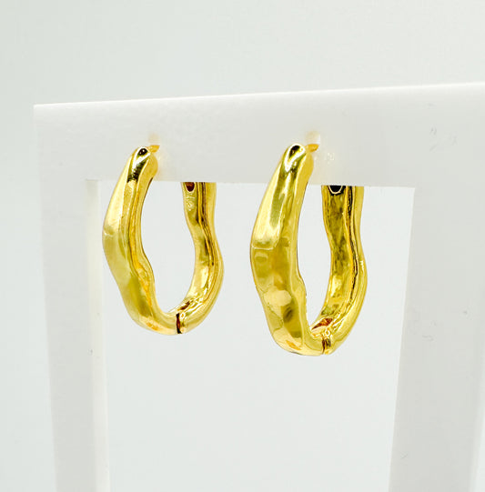 Cassie Wavy Gold Hoop Earrings Default Title Hoop Earrings Razzle and Rose