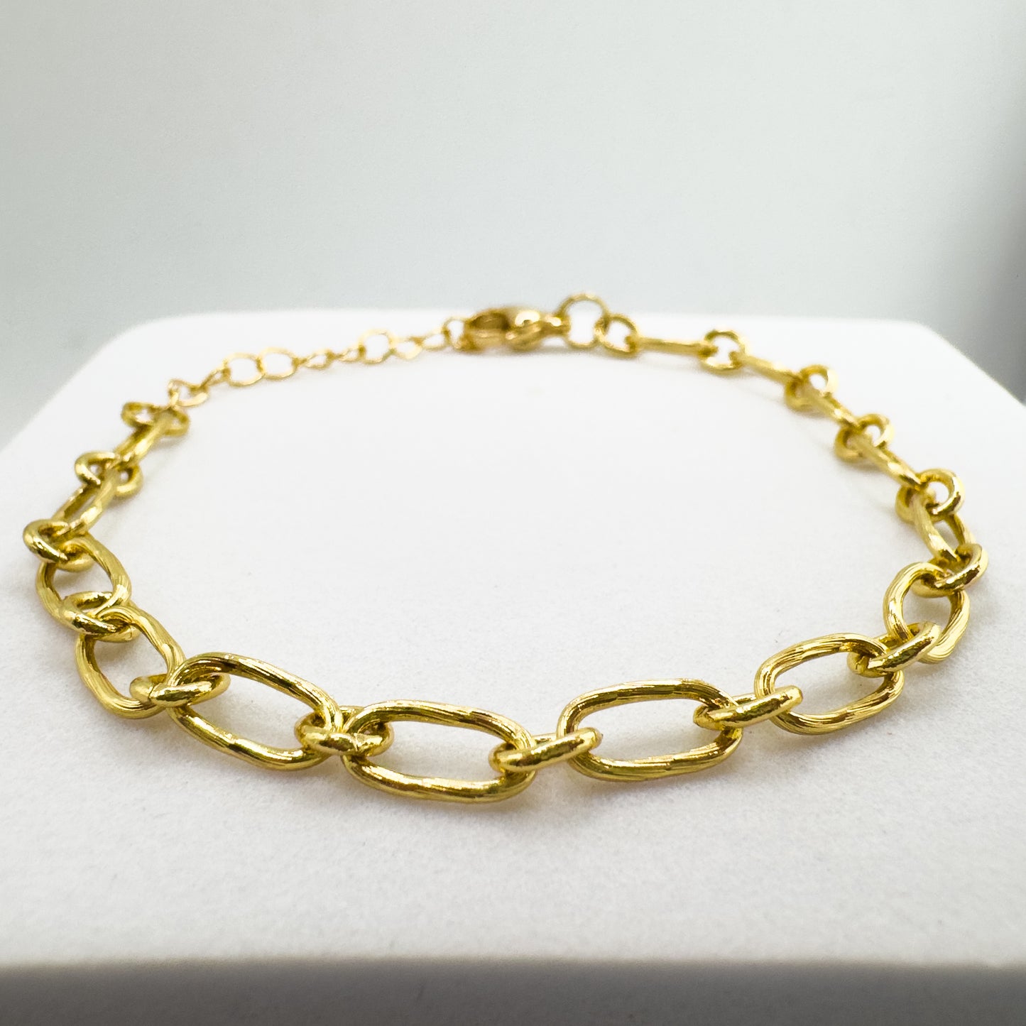 Sara Oval Gold Chain Bracelet S/M Chain Bracelets Razzle and Rose