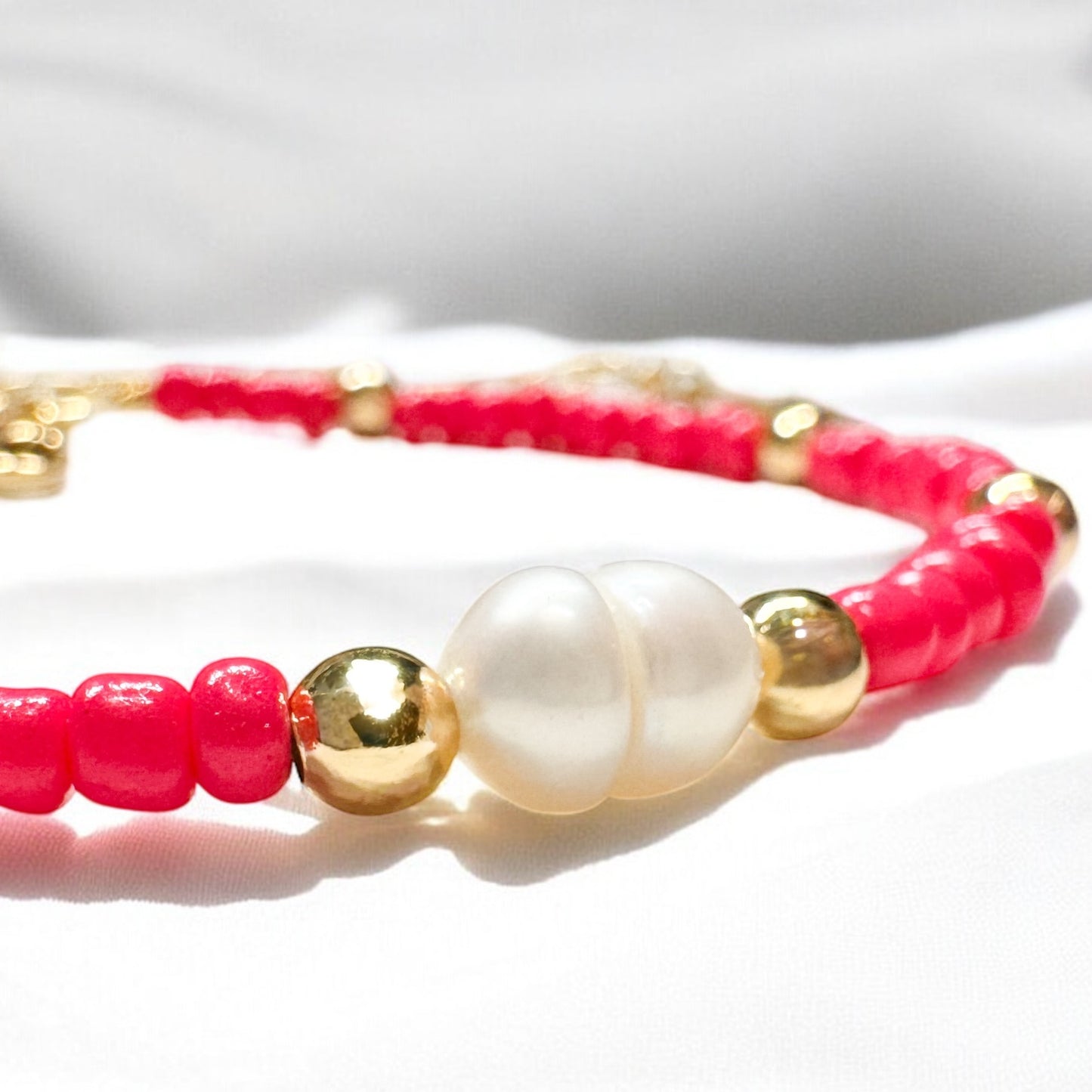 Aria Pearl Gold Bead Bracelet - Razzle and Rose Jewellery