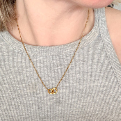 Interlocking Hoop Gold Pendant Necklace