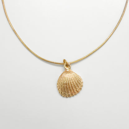 Positano Gold Shell Pendant Necklace