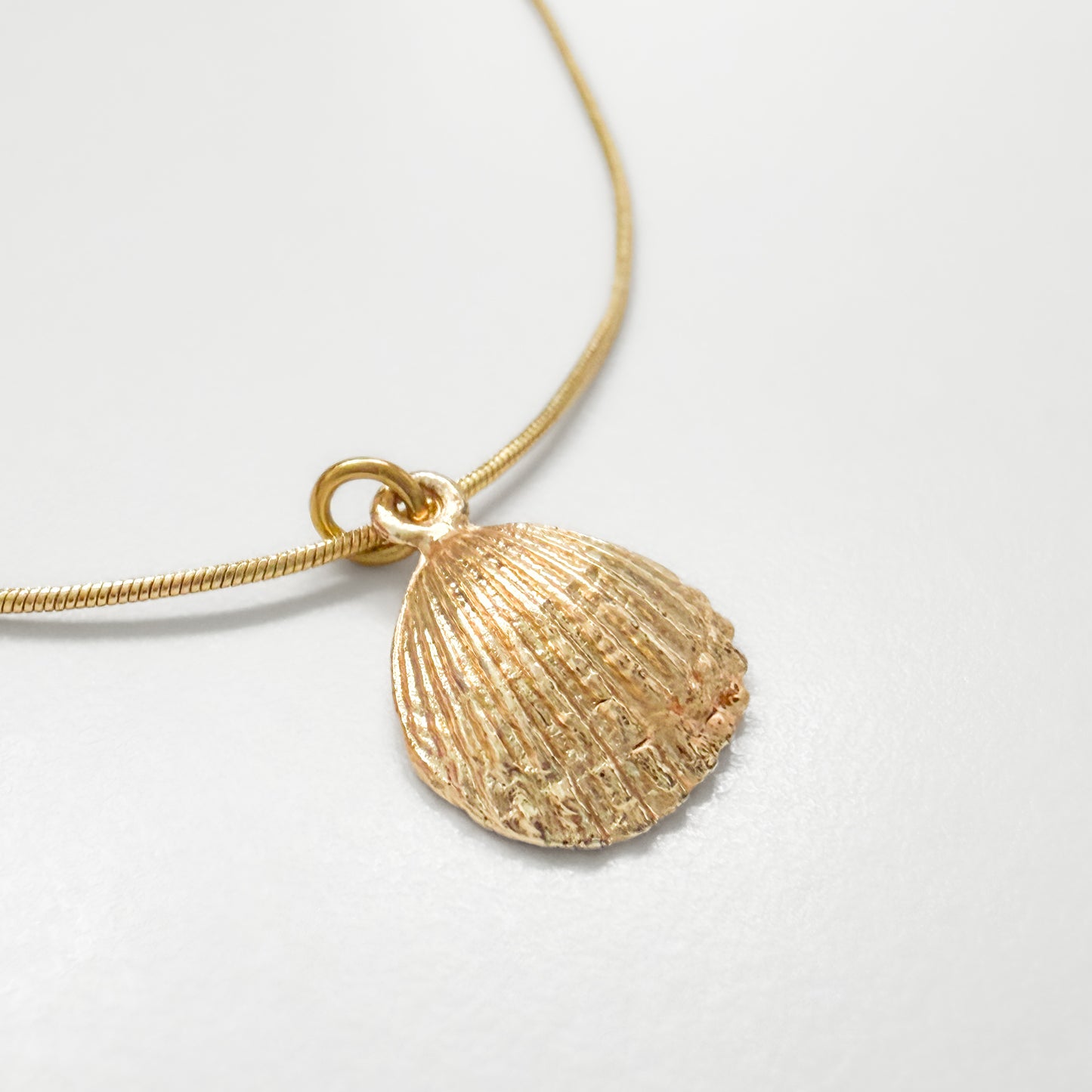 Positano Gold Shell Pendant Necklace