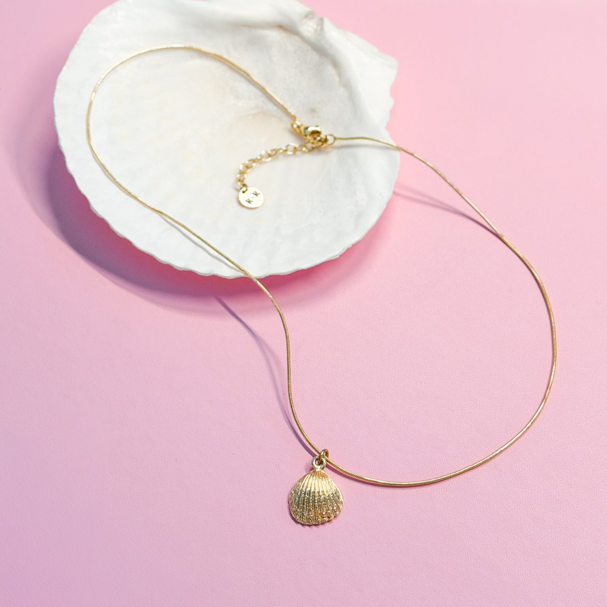 Positano Gold Shell Pendant Necklace