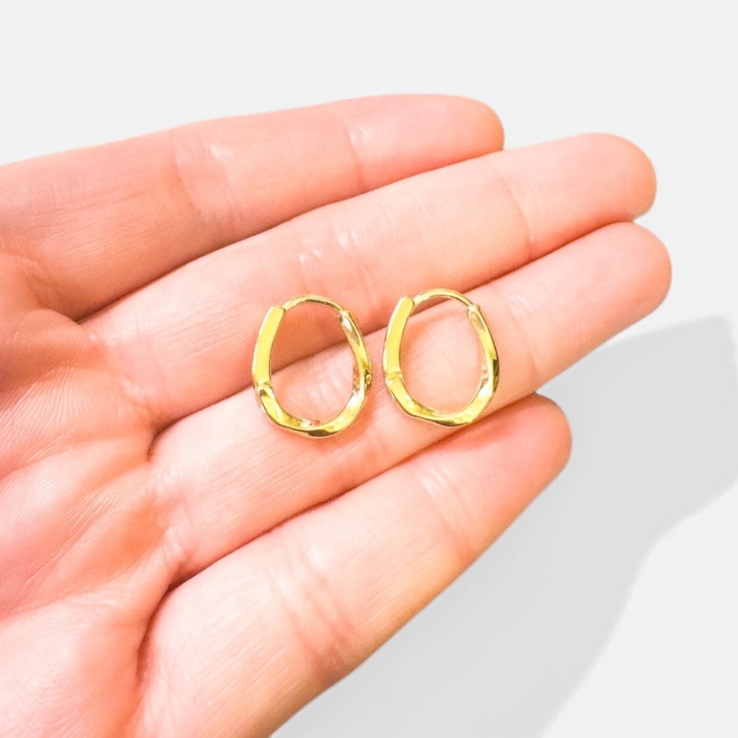 Sarah Gold Twist Small Hoop Earrings